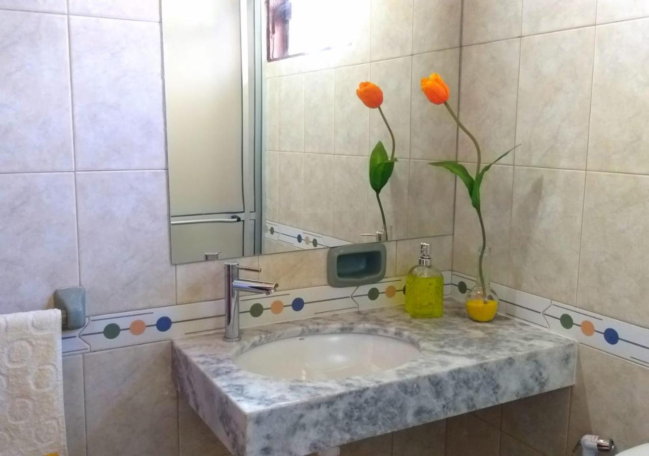 Saiyu Aeropuerto Bed and Breakfast Luque Exteriör bild